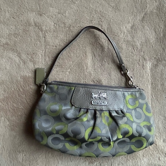 COACH MADISON GRAPHITE GREEN OP ART
SIGNATURE SATEEN LARGE WRISTLET - Picture 5 of 8